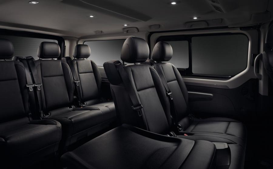 Интерьер Renault Trafic SpaceClass 2017 года  (WW) (фото 13 из 43)